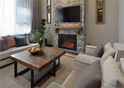 芬馥清風里，不競繁華美尋