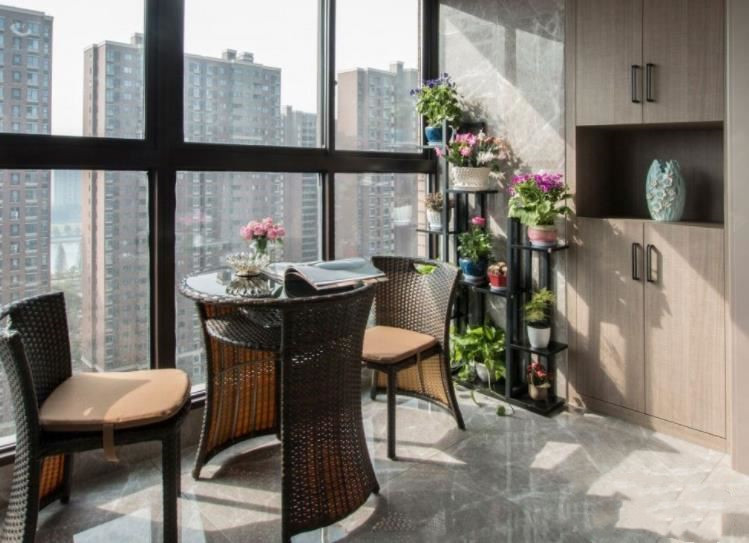 內(nèi)陽臺(tái)好還是外陽臺(tái)好？陽臺(tái)裝修有哪些要點(diǎn)需要注意？